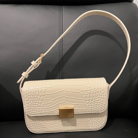 THE CURATED Mini Shoulder Bag in Cream mock croc - Picture 5 of 13